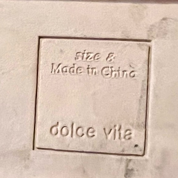 Dolce Vita Ivory Waterproof Chelsea Rain Boots | Size 8 - Picture 7 of 8